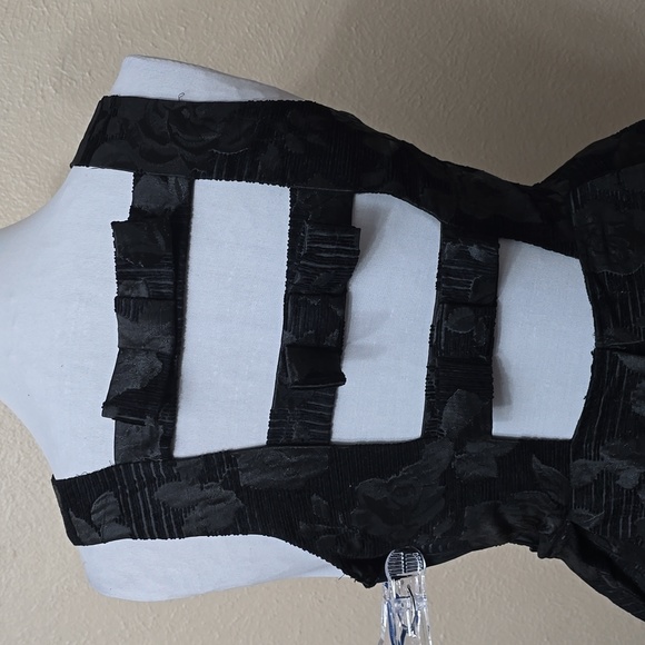 Forever 21 Rose Pattern Dress - Picture 5 of 9